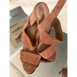 Madewell EUC Pink Suede Strappy Sandal with Block Heel.  Size 7